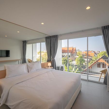 Lis Hotel Chiangmai Chiang Mai Exteriör bild