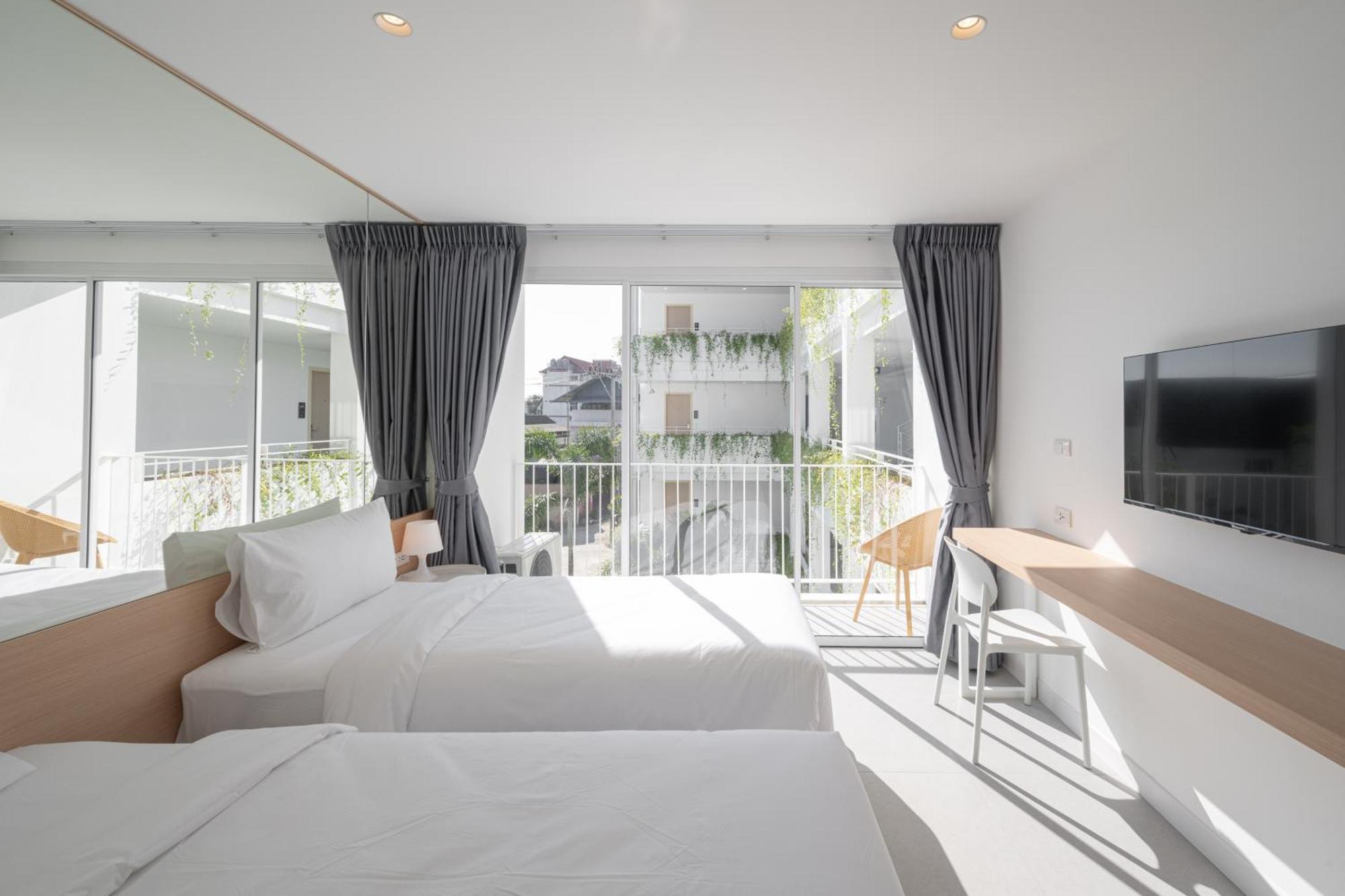 Lis Hotel Chiangmai Chiang Mai Exteriör bild