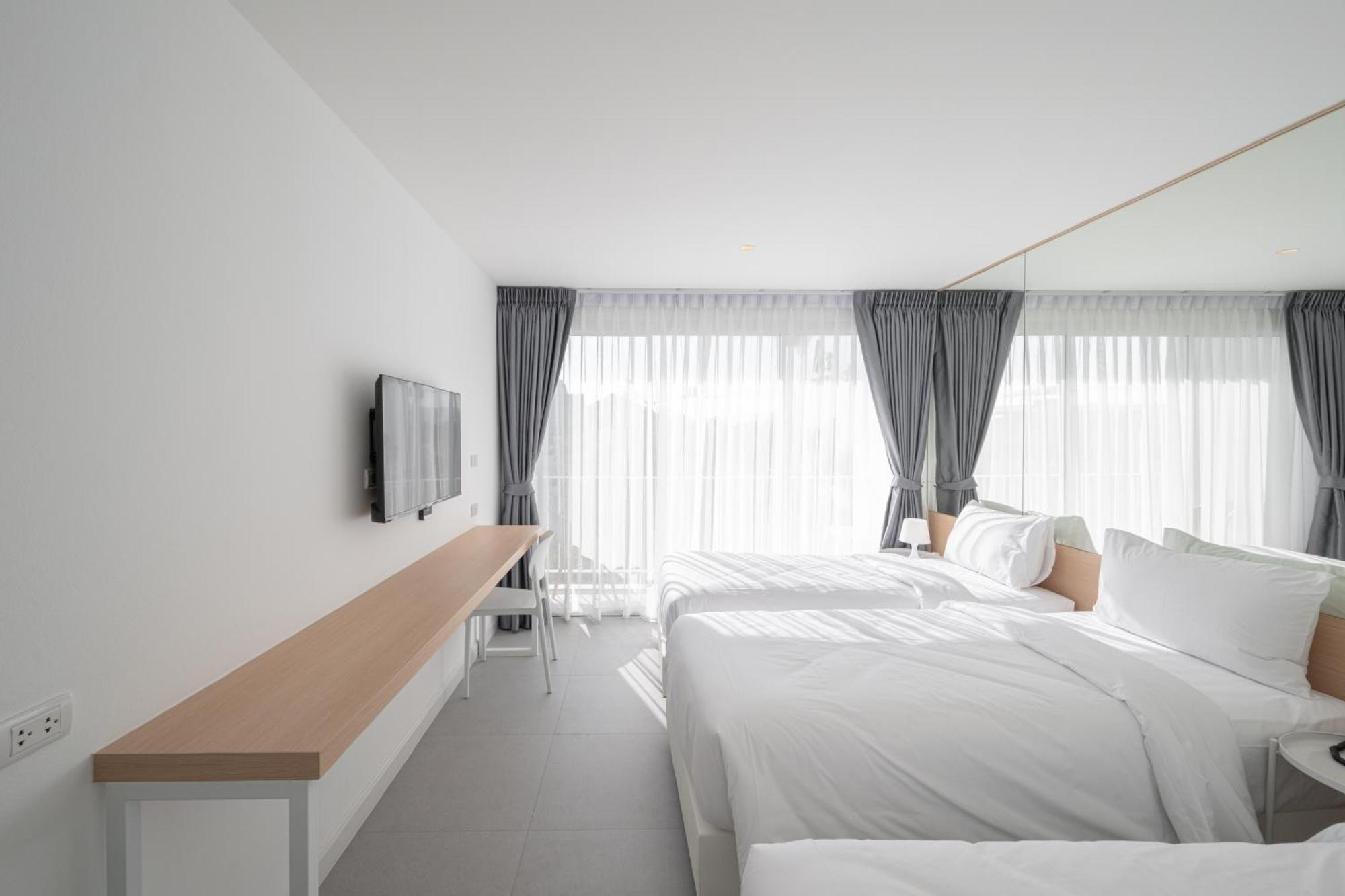 Lis Hotel Chiangmai Chiang Mai Exteriör bild