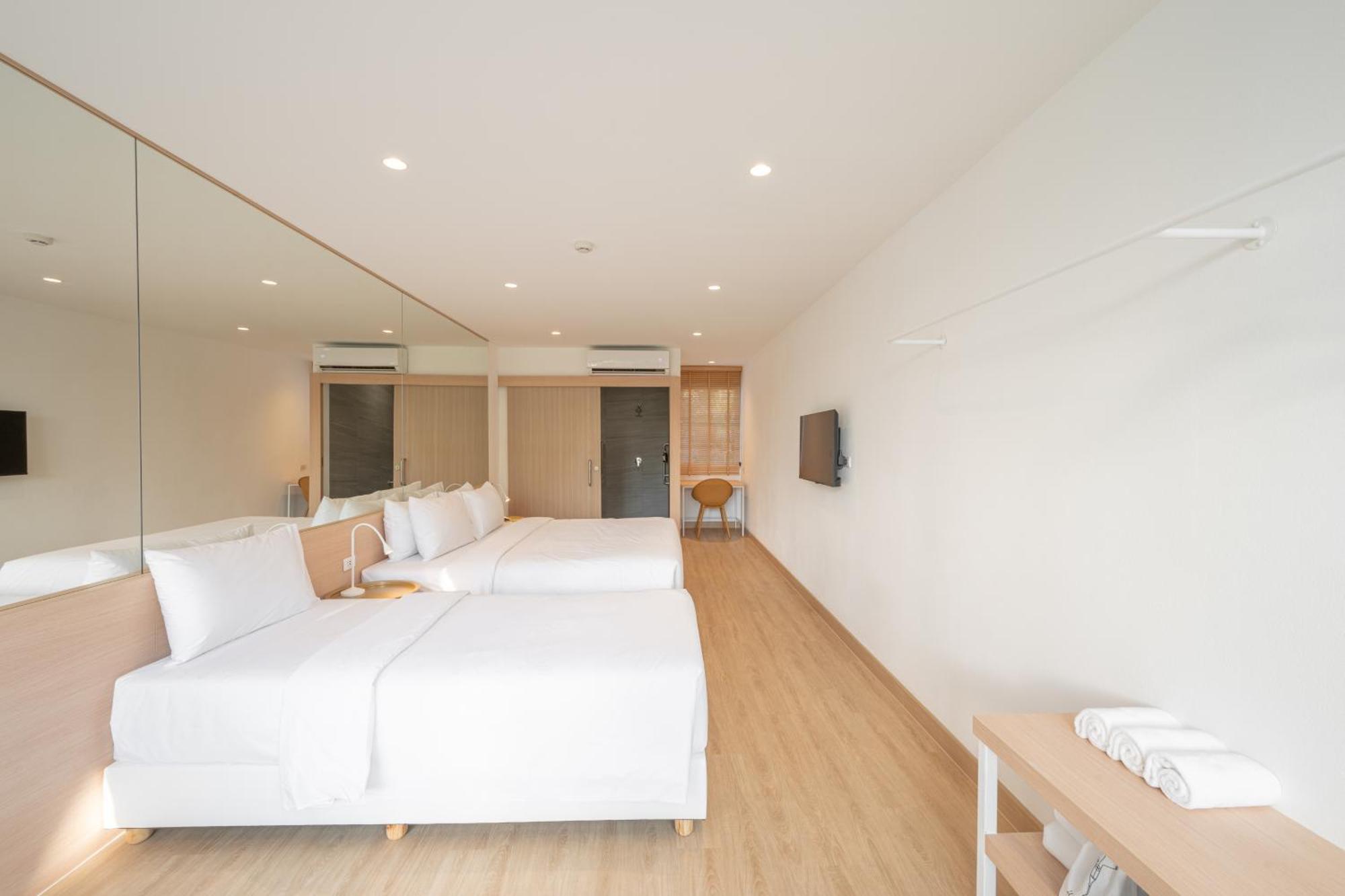 Lis Hotel Chiangmai Chiang Mai Exteriör bild